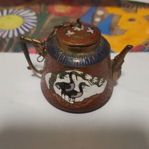 Elegant Ceramic Teapot with Crane Motif